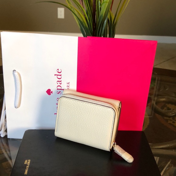 KATE SPADE WALLET - Picture 2 of 7